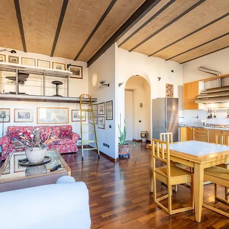 New Trastevere Home: Big, Elegant, Comfy Apartment