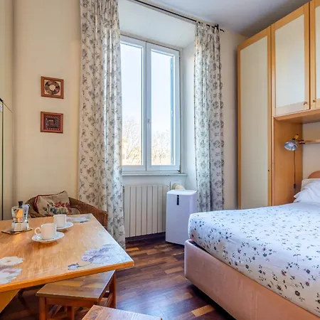 New Trastevere Home: Big, Elegant, Comfy *