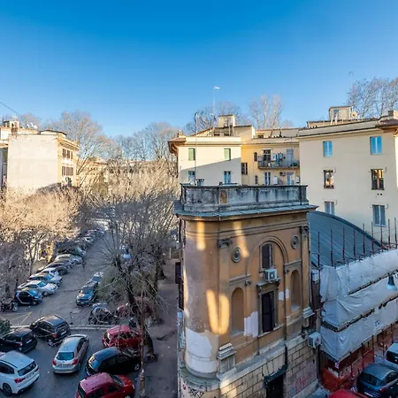 New Trastevere Home: Big, Elegant, Comfy Rome