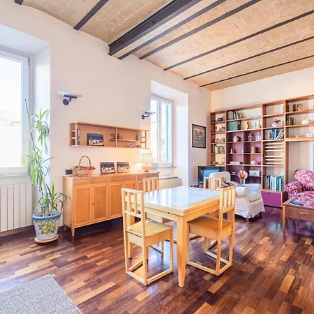 New Trastevere Home: Big, Elegant, Comfy Apartamento
