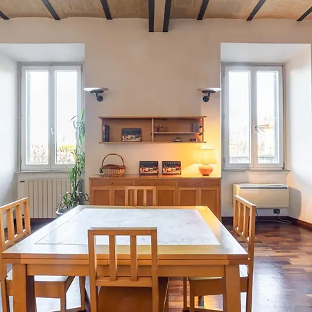 New Trastevere Home: Big, Elegant, Comfy Apartamento