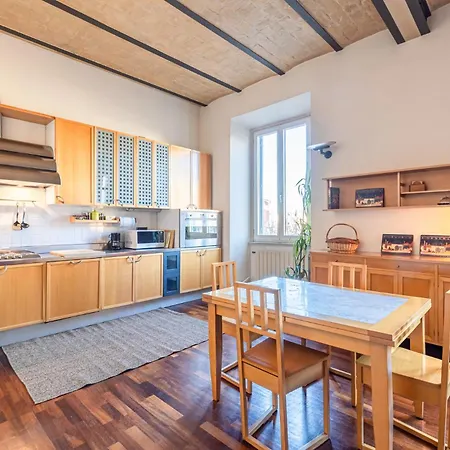 New Trastevere Home: Big, Elegant, Comfy Apartamento *