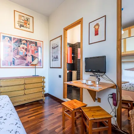 New Trastevere Home: Big, Elegant, Comfy Apartamento Roma
