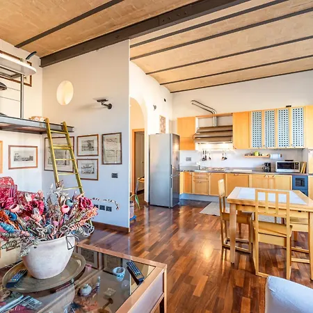 New Trastevere Home: Big, Elegant, Comfy Apartamento