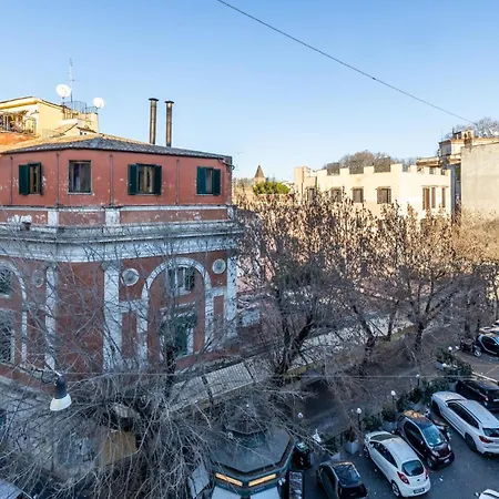New Trastevere Home: Big, Elegant, Comfy Apartamento